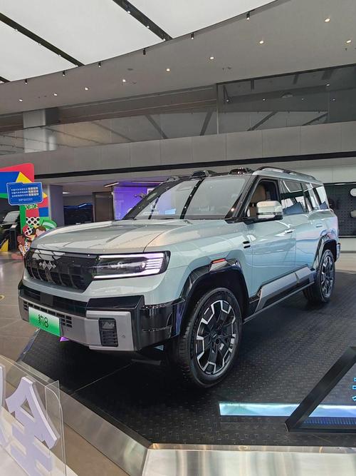 重庆262比亚迪方程豹硬派越野的爆款，英菲尼迪35周年与你共成长